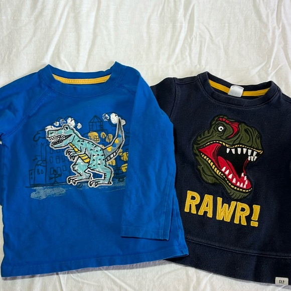 GAP Other - 3T GAP dinosaur top bundle